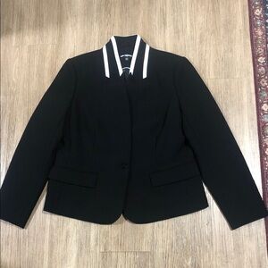 New Karl Lagerfeld Paris Black Blazer with White-Trim Collar size 16